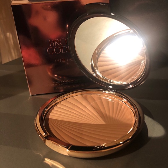 Estée Lauder Bronze Goddess Matte Glow Bronzer - Picture 3 of 6
